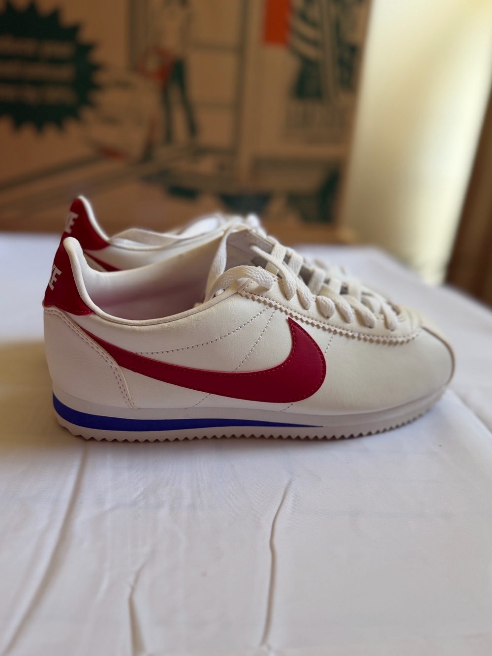 Nike women’s classic Cortez leather new in original box